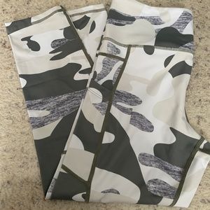 Zyia Camo Light n Tight